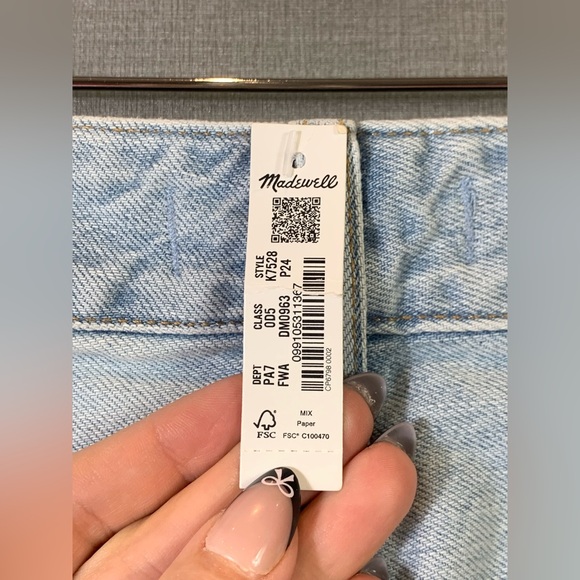 Madewell The Petite Curvy Perfect Vintage Jean in Fitzgerald Wash - Picture 11 of 16
